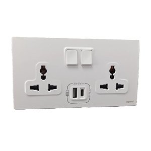 Switched Socket + USB A & C Type